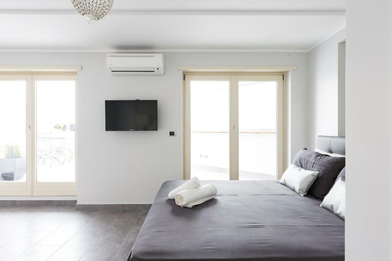 Penthouse 40 In Trastevere With Seasonally Jacuzzi Rome Buitenkant foto