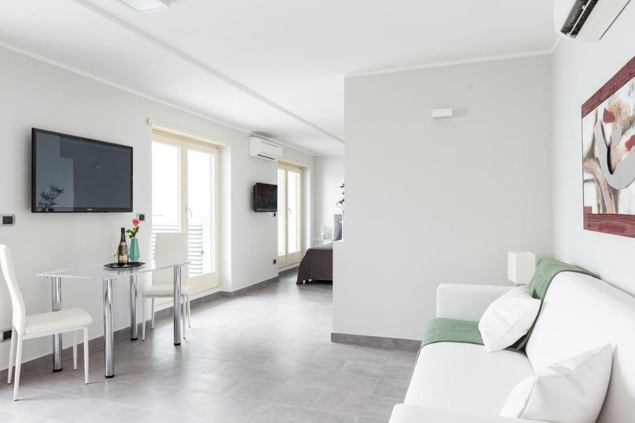 Penthouse 40 In Trastevere With Seasonally Jacuzzi Rome Buitenkant foto
